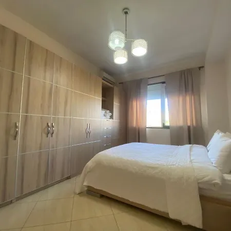 Cozy With Zoo View Appartement Tirana