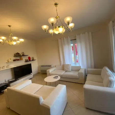 Cozy With Zoo View Appartement