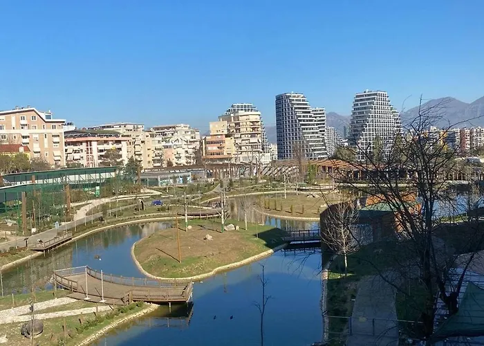 Cozy With Zoo View Apartment