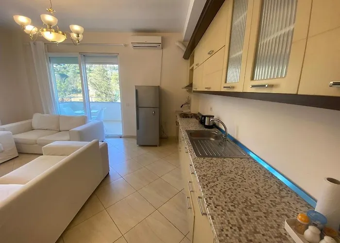 Cozy With Zoo View Apartment Tirana