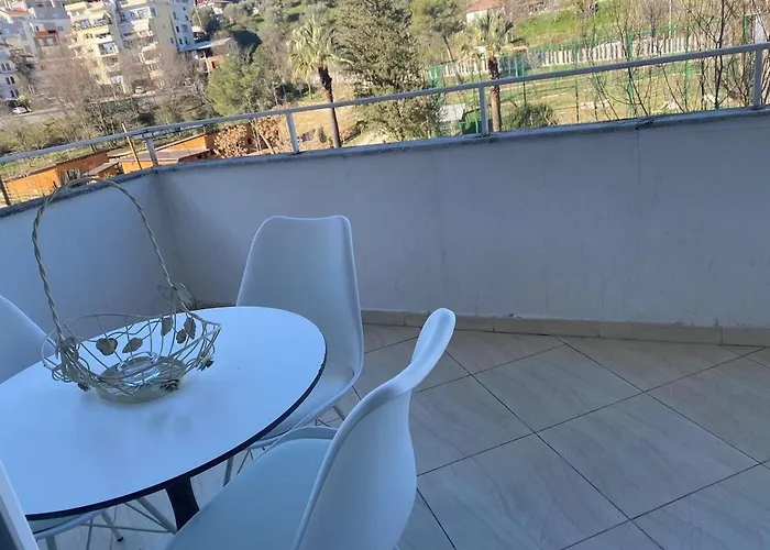 Cozy With Zoo View Apartment *